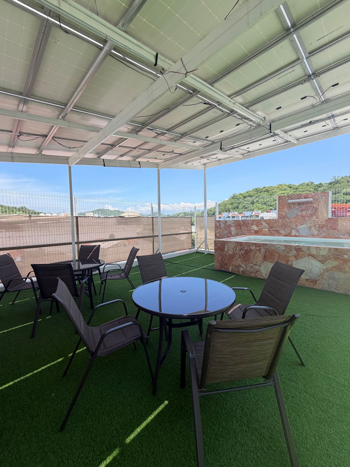 Rooftop con alberca y terraza de Casa Xtao